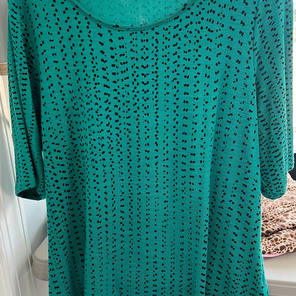 Apt. 9 Green Blouse with Peter Pan Collar and Boxy Style